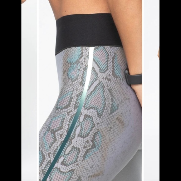 ultracor Pants - NWT ULTRACOR Python Scent Ultra High Legging XS